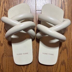 Yume Yume CULT Cream-Colored Slides